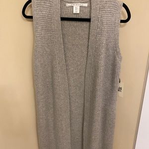 Sweater vest